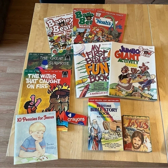 Bible Fun Pack 10 Books Bible Activities Comics Vintage Kids Learning Religion - Picture 1 of 5